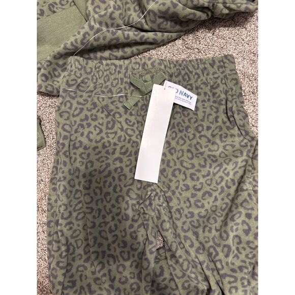 NWT Old Navy Girls Fleece Jogger Set Green Cheetah Print Girl's Size M (8) - Picture 4 of 4
